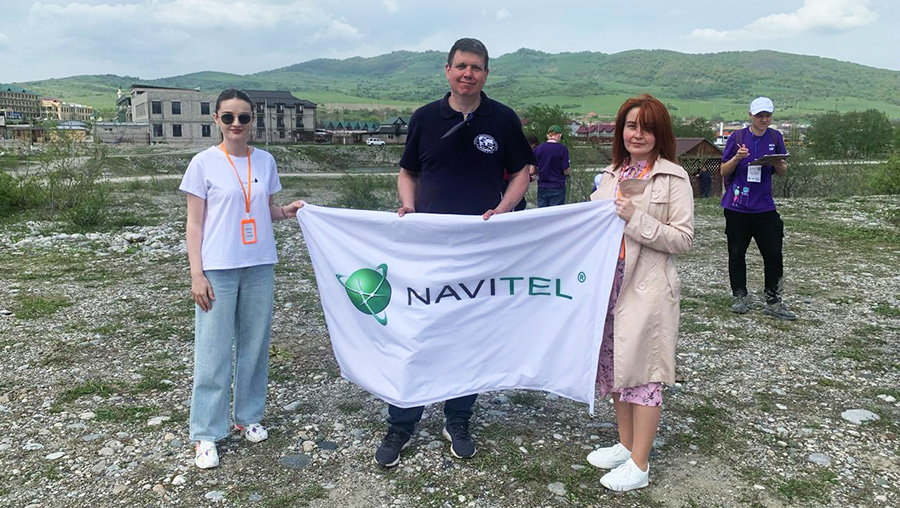 Учителя школы поселка Аушигер и Платонов П.Л. на полевом этапе олимпиады школьников по географии-2025